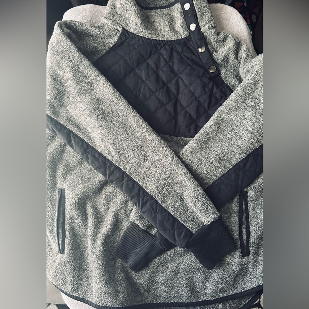 Abercrombie & Fitch Sweater sz small